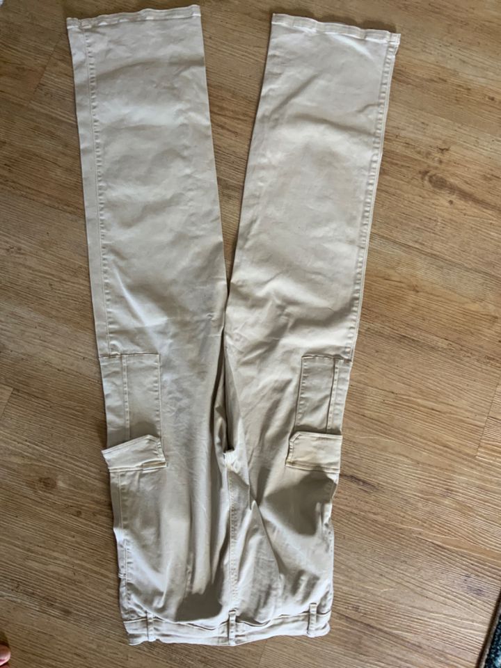 Hose Gr. 32 beige Cargojeans in Tholey