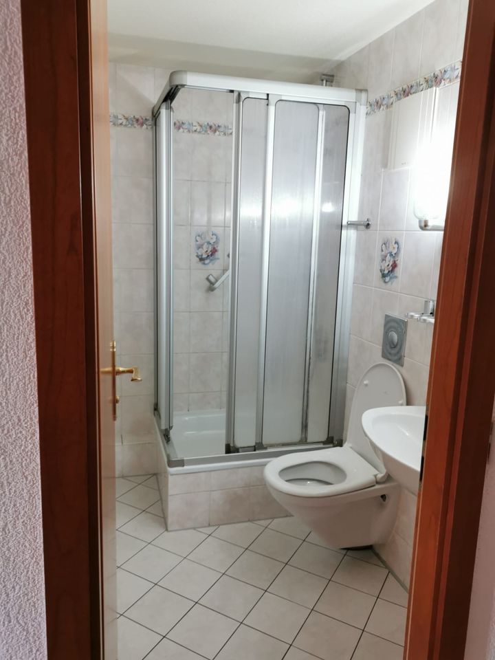 Möblierte Zimmer mit Bad in DETTINGEN ERMS bei Bad Urach in Reutlingen