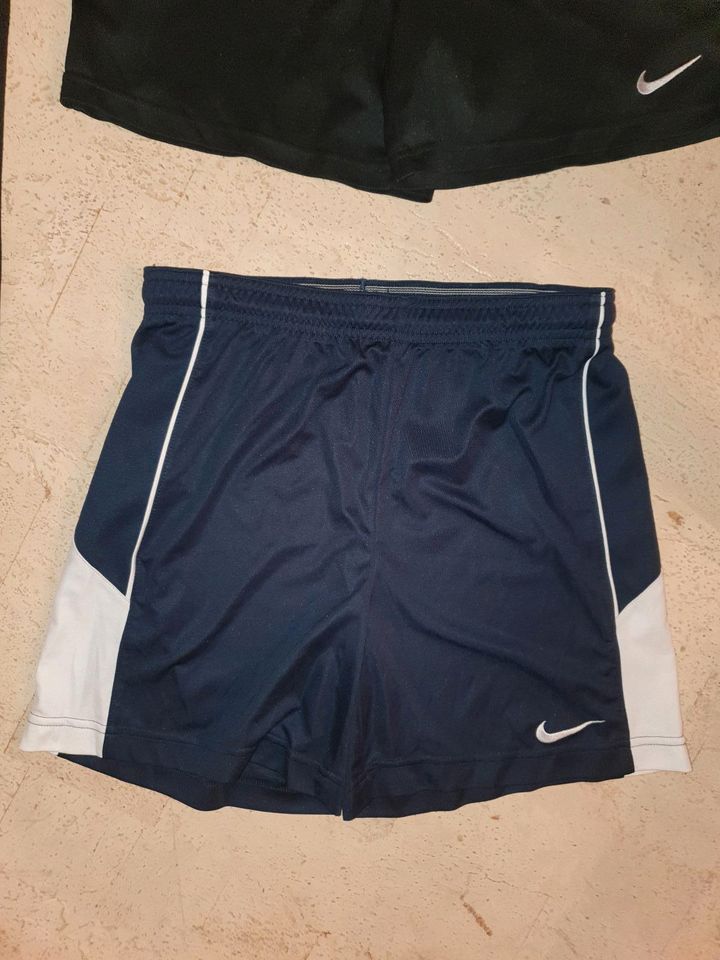 Nike Kappa Sporthose Sprtasachen Shorts Gr. 152 158 in Werder (Havel)