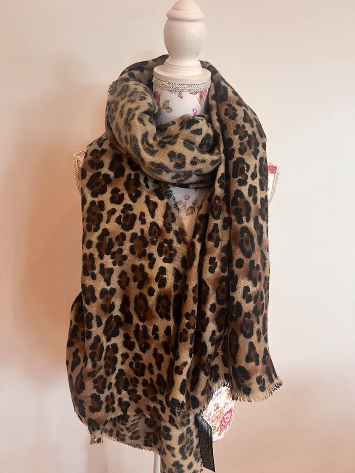 ZARA Schal Toch Leo Leoprint Leopard NEU in Eggenstein-Leopoldshafen