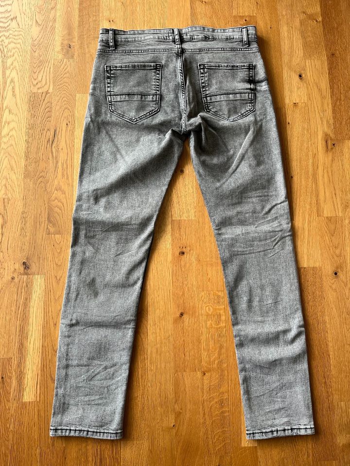 Jeans | Herren | RESLAD | W: 31 L: 32 | Farbe grau in Wasungen