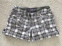Karierte Shorts/ kurze Hose Niedersachsen - Jade Vorschau