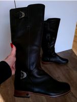 UGG Amberlee Glattleder Stiefel 1x schwarz 1x dunkelbraun Bayern - Dürrlauingen Vorschau