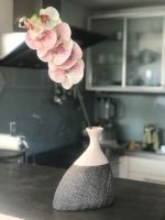 Designer Keramikvase mit künstlichem Orchideenzweig TOP Kr. München - Aschheim Vorschau