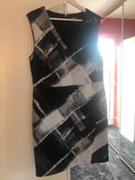Kleid in Wickeloptik von DKNY Größe 12 Nordrhein-Westfalen - Hamminkeln Vorschau