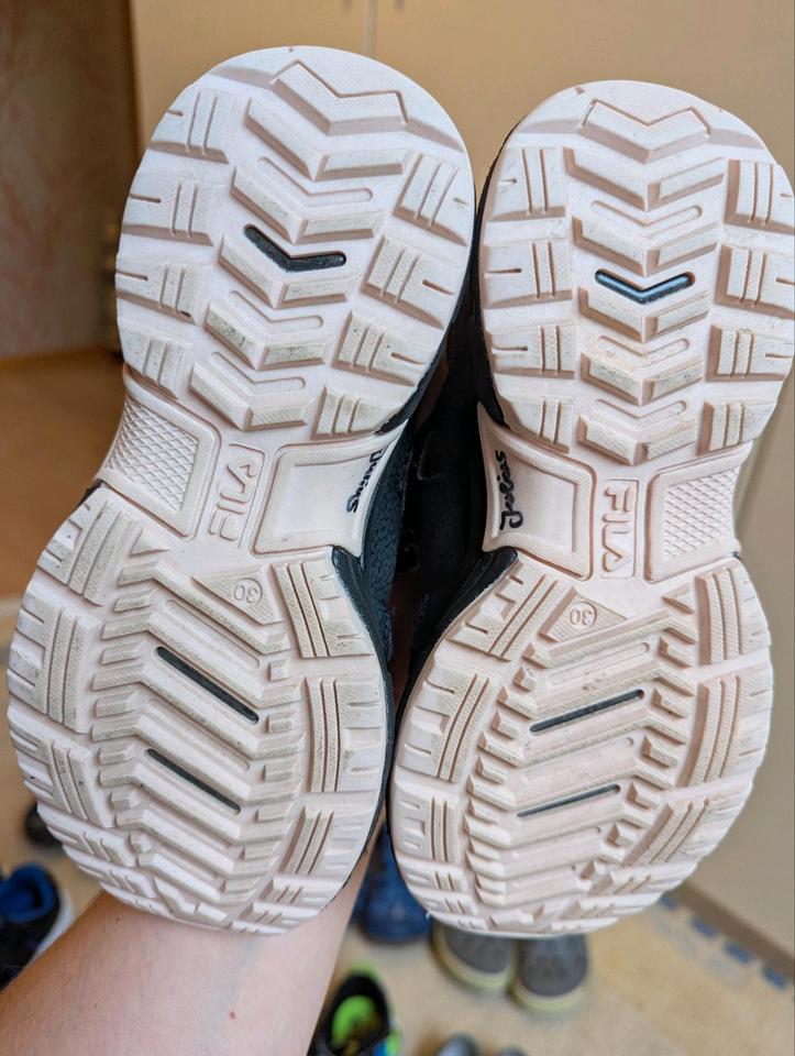 div. Turnschuhe, Sandalen, Jungs, Gr. 27-31, Keen,FILA,... in Eschelbronn