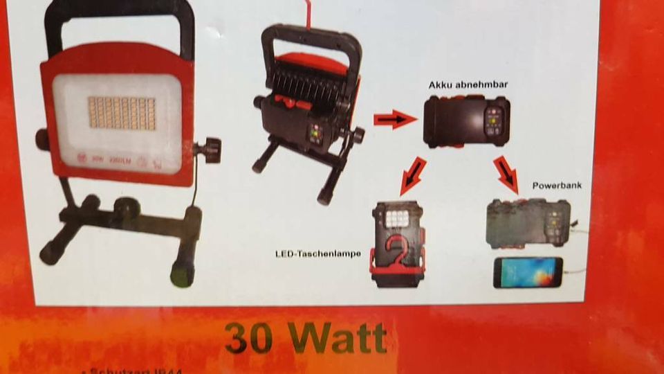 Akku LED Lampe Baustrahler 30Watt mit Handlampe + Powerbank HWI in Wismar