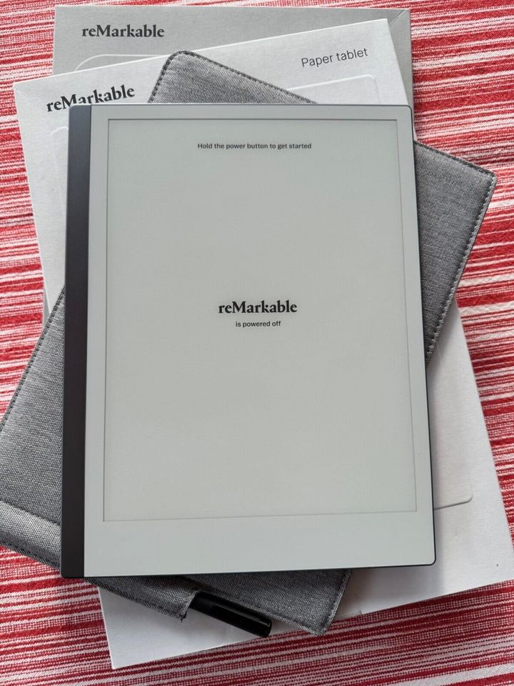 ReMarkable 2 8GB Wi-Fi, 10,3 Zoll - Silber, mit Original-Folio in Berlin