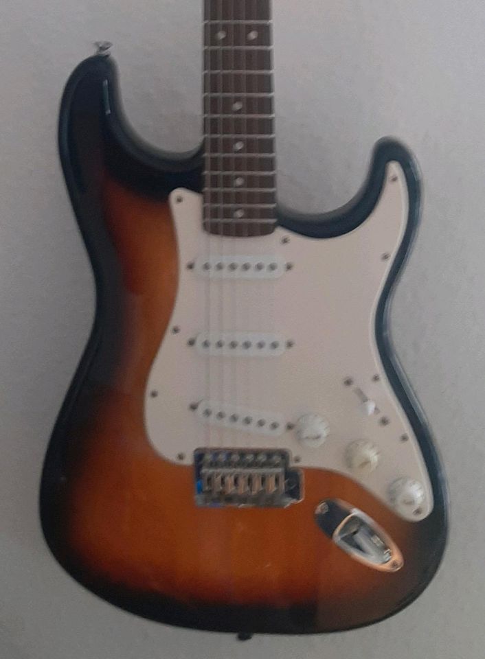 Fender/Squier Stratocaster  Fender Saiten in Langenfeld
