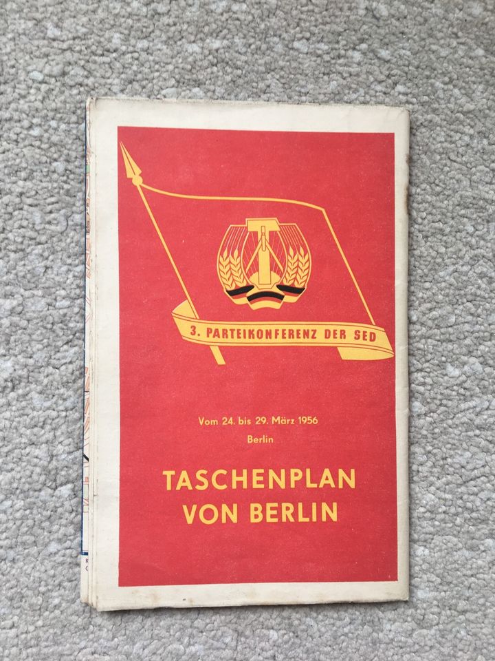 DDR Karte Taschenplan von Berlin 3. Parteikonferenz der SED 1956 in Dessau-Roßlau