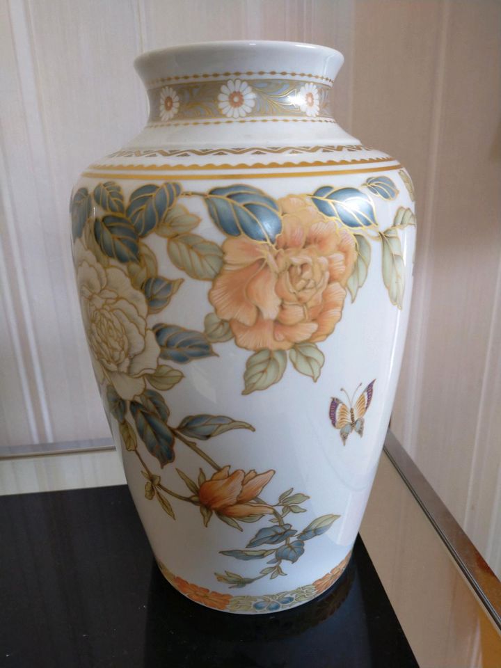 Vase von Kaiser in Baiersdorf