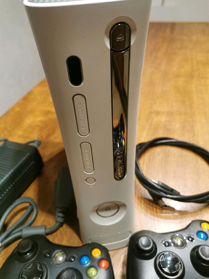 X-BOX 360 Konsole mit Zubehör in Windesheim