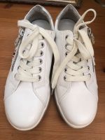 Damen Sneaker weiß EUR37 neuwertig medizinische Berufe Wiesbaden - Mainz-Kastel Vorschau