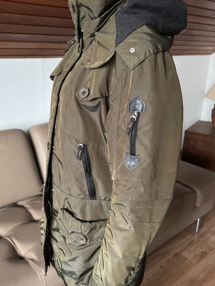 BOGNER Parka Gr. 40 Damen neuwertig in Bremen