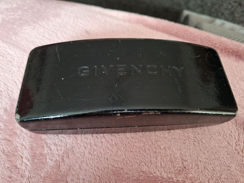 Sonnenbrille (Givenchy) in Hamburg