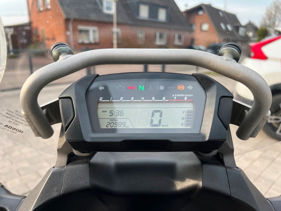 Honda NC700X mit vielen Zubehörteilen aus 1.Hand im TOP-Zustand! in Emmerich am Rhein