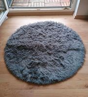 Runder flauschiger Teppich in Grau | Sehr guter Zustand Bielefeld - Bielefeld (Innenstadt) Vorschau