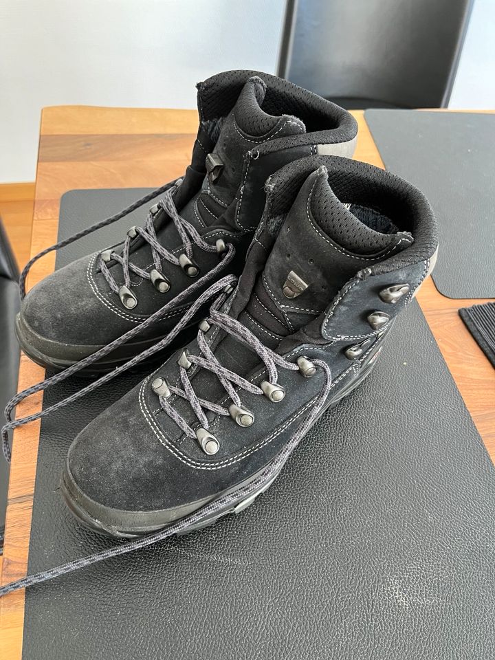 Lowa Wanderschuhe Gr. 40 6,5 Goretex in Coburg