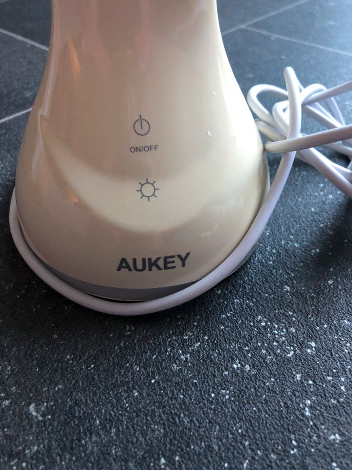 Aukey lampe in Berlin