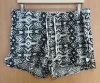 Shorts, schwarz-weiß gemustert, sehr gut Thüringen - Jena Vorschau