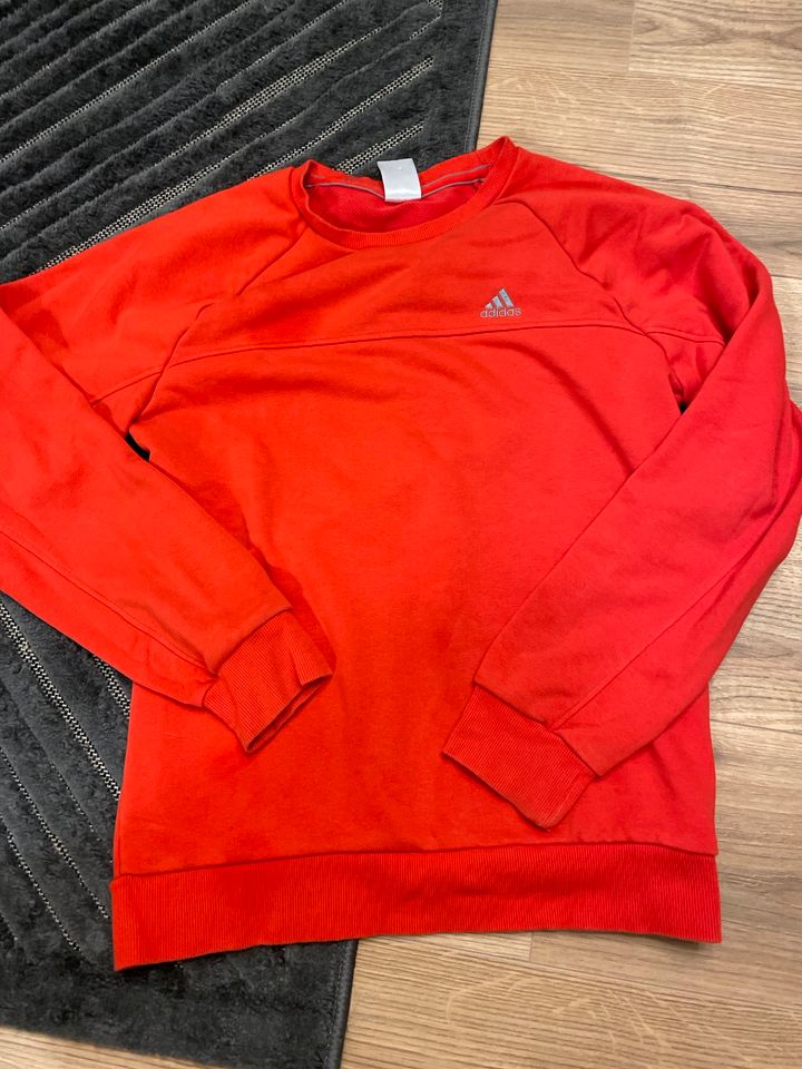 Herren Sweatshirt adidas rot Gr. S in Stuttgart