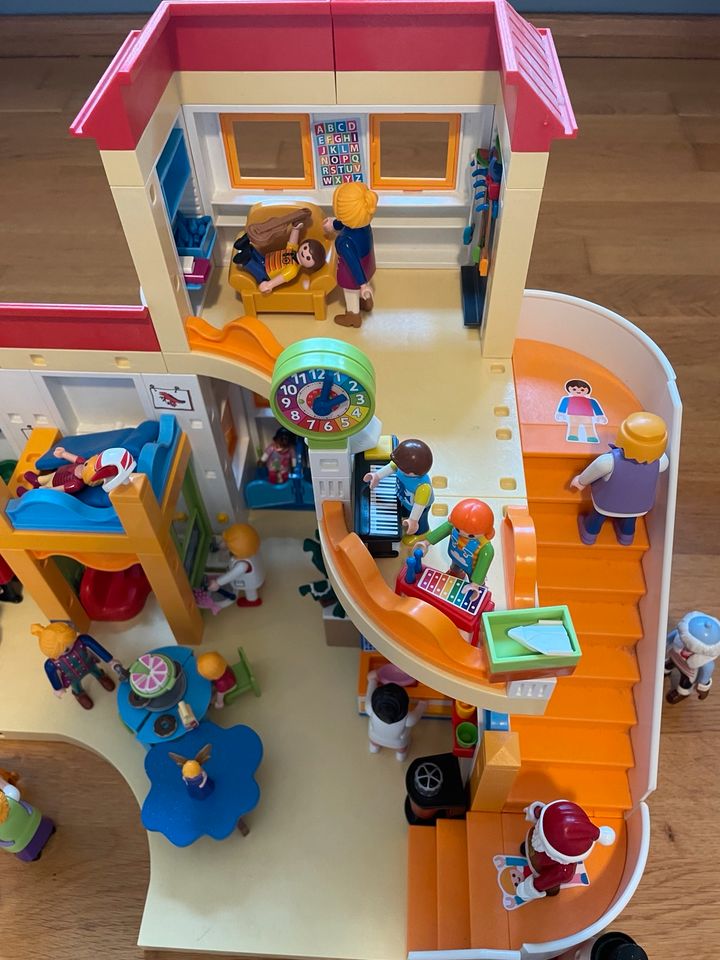 Playmobil Wohnhaus mit viel Zubehör in Schorfheide