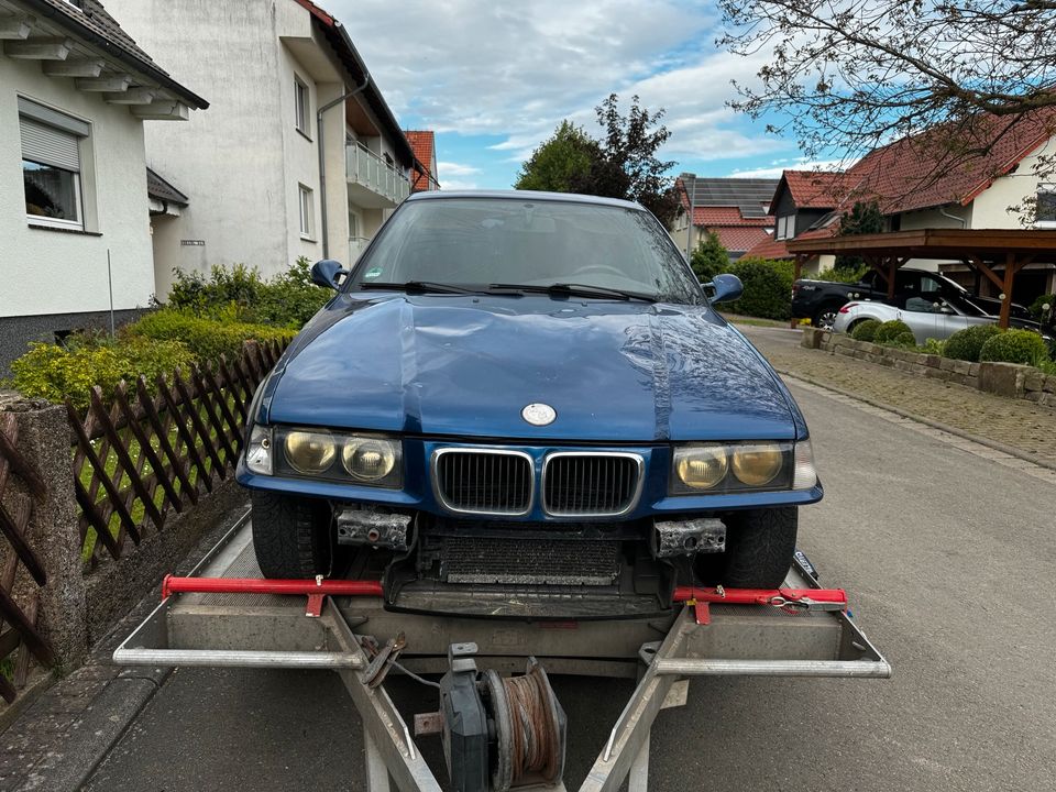 BMW 318i E36 Touring Avusblau M-Paket Schlachtfest in Fuldabrück