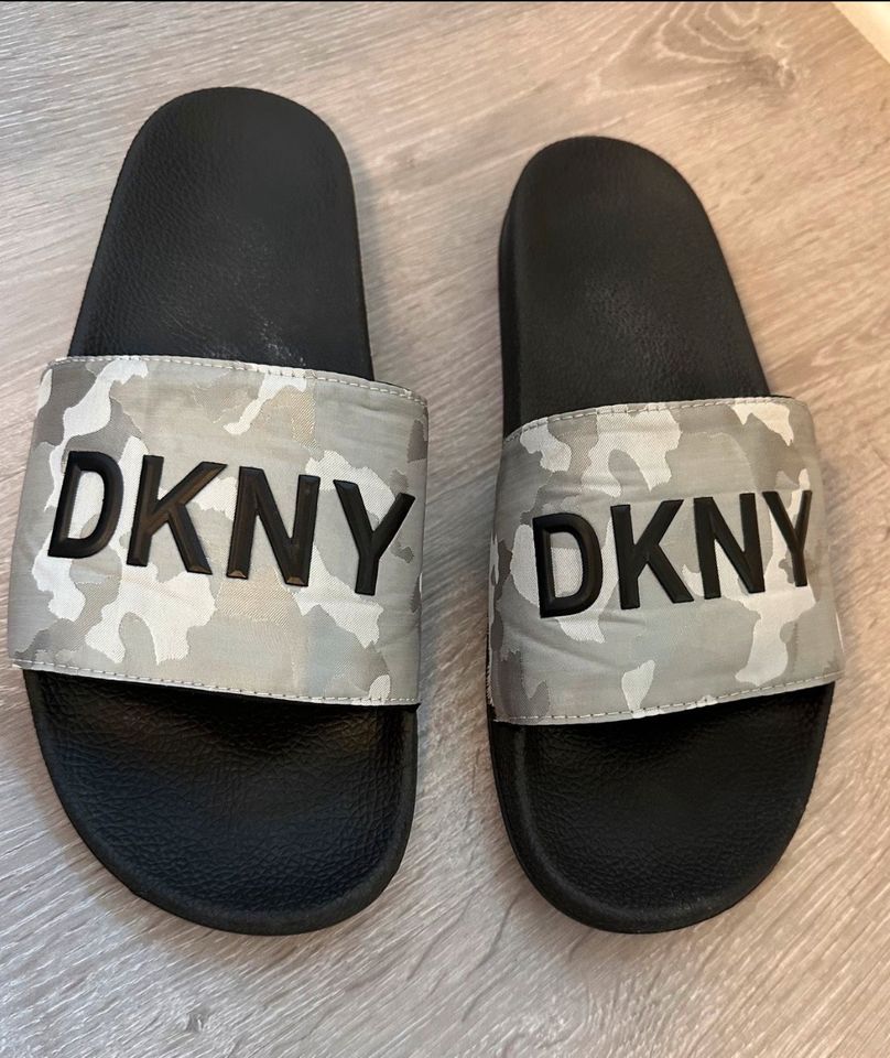 DKNY Herren Bade Schuhe Slides Schlappen gr. 44 NEU in Dortmund -  Innenstadt-West | eBay Kleinanzeigen ist jetzt Kleinanzeigen