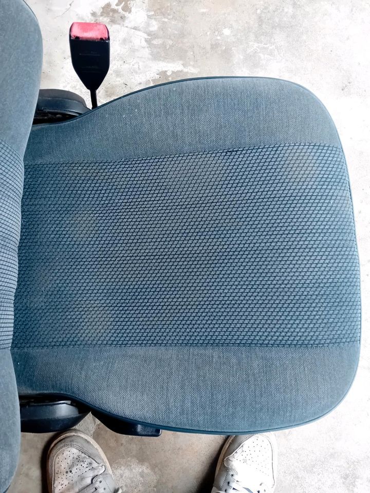 E30 Beifahrersitz  in blau grau in Cochem an der Mosel
