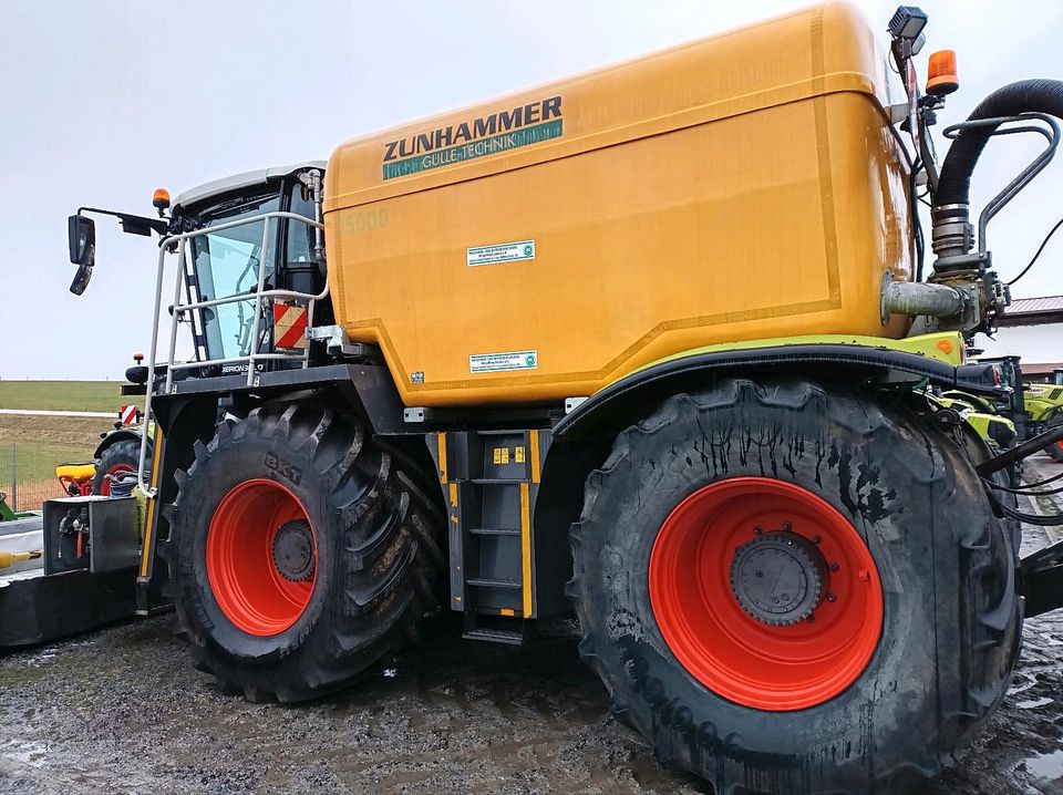 Gülletrac Claas Xerion Zunhammer in Moosthenning