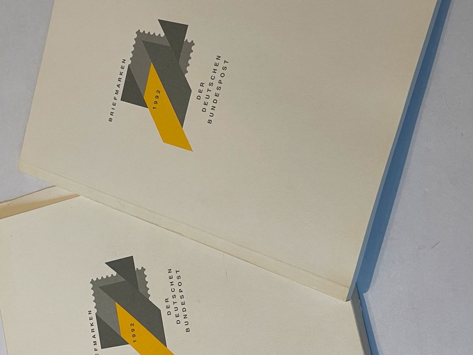Briefmarken Jahrbuch 1992 komplett postfrisch in Wismar