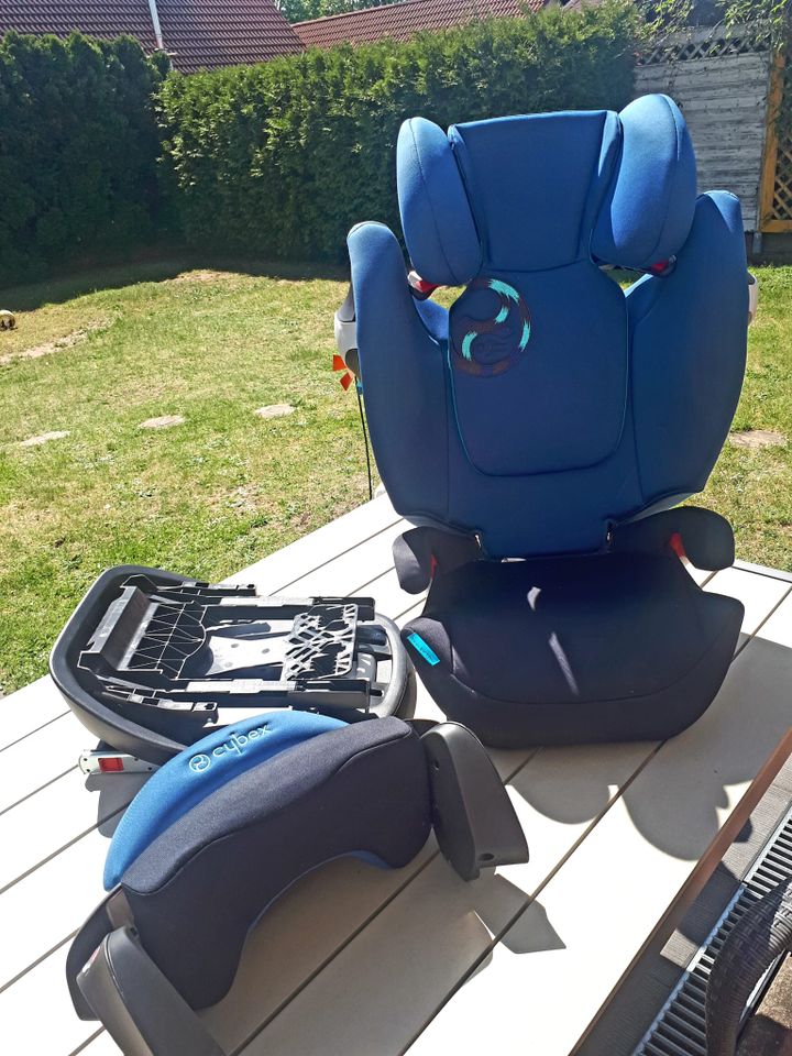 Kindersitz mit ISOFIX in Falkenberg/Elster