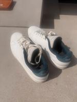 Schicke weiße Adidas Sneaker Niedersachsen - Jesteburg Vorschau