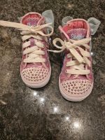 Sketchers twinkle shoes Gr. 21 rosa weiß Chucks Leuchtschuhe Nordrhein-Westfalen - Bad Lippspringe Vorschau