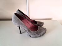 Buffalo London High Heels Pumps Wildleder grau Gr. 39 Bayern - Bayreuth Vorschau