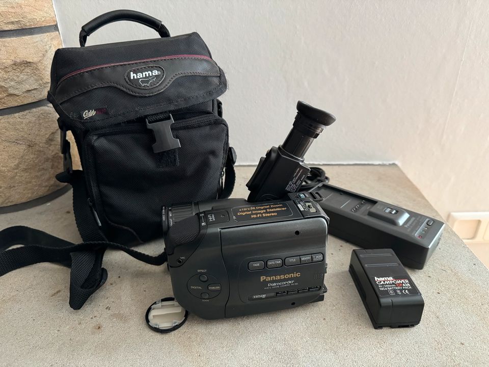 Panasonic VHS-C Movie Camera NV-56 Palmcorder in Stuhr