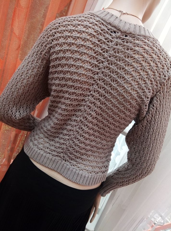 Strickbolero Haekeljacke bauchfrei hip khaki neu Groesse 36/38 in Ludwigsburg