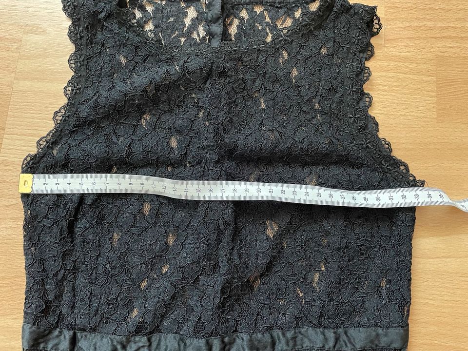 Schwarzes langes enges Spitzenkleid XXS 32 in Merzig