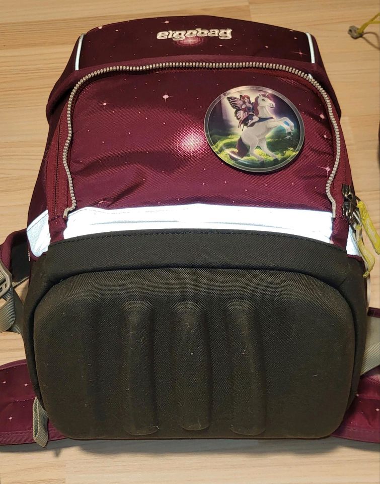 Ergobag Schulrucksack 4 teile in Achim