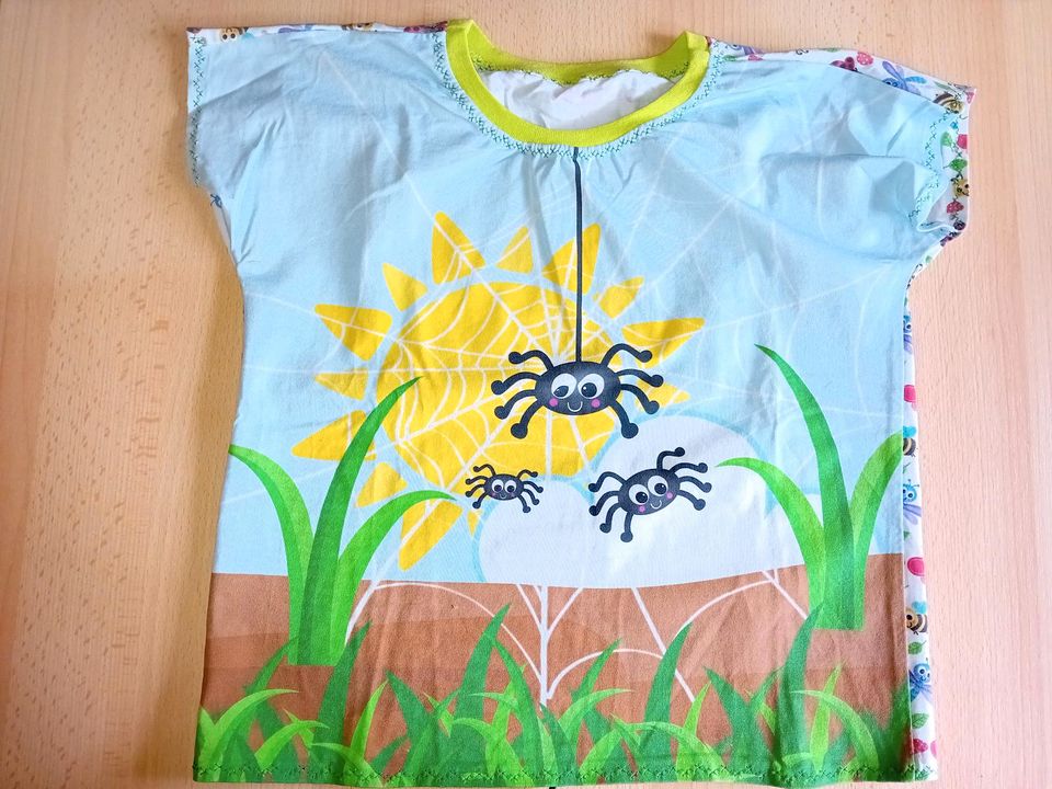 Tshirt süße Spinnen auf Feld *Handmade * neuwertig 134 140 in Wallenfels