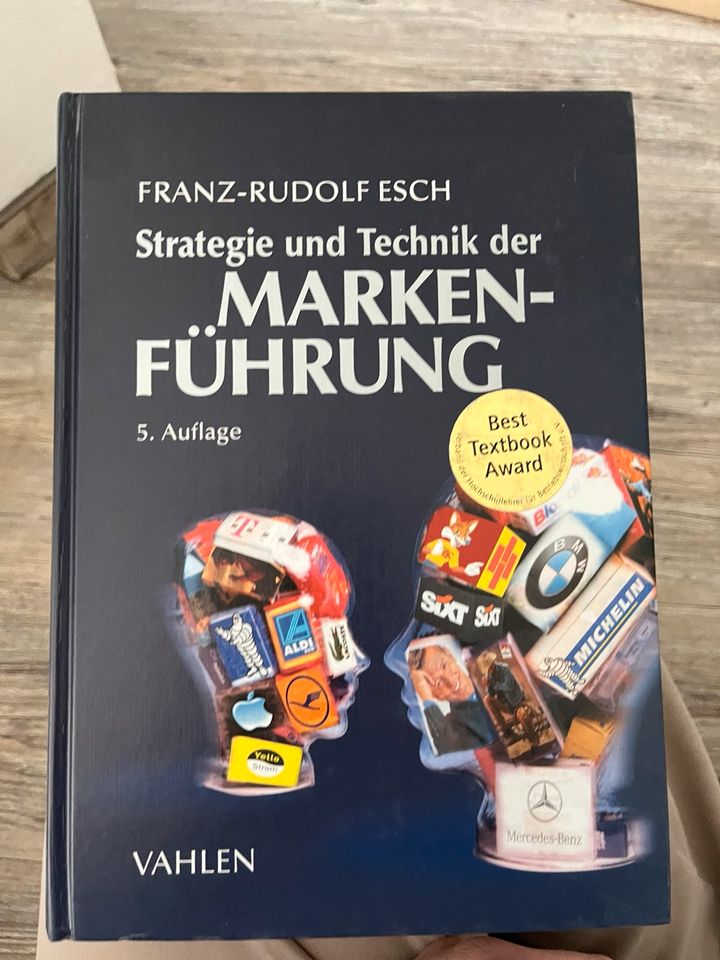 Strategie und Technik der Markenführung - Esch in Dresden