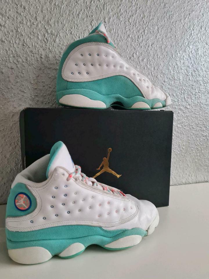 Nike Air Jordan 13 Retro GS Aurora Green Gr. 38 5 in Hessen Butzbach kleinanzeigen
