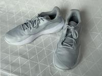 Sportschuhe Under Armour LD7 Gr. 14 grau Baden-Württemberg - Bietigheim-Bissingen Vorschau