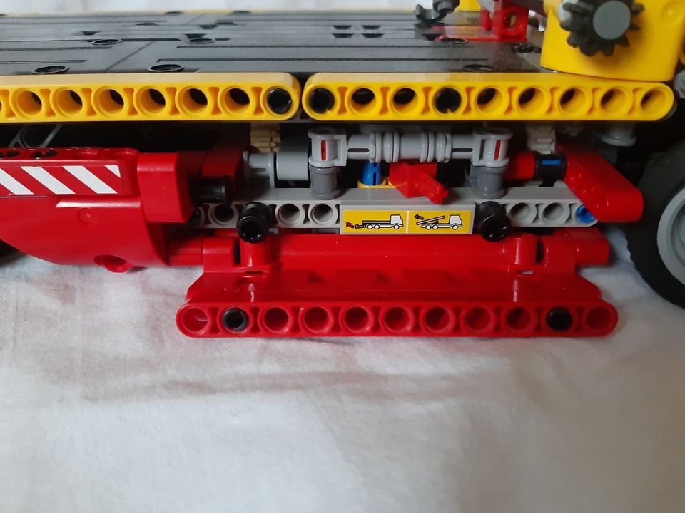 Klemmbausteine LEGO 8109 VW T 2 Bus CADA Mould KIng in Zirkow