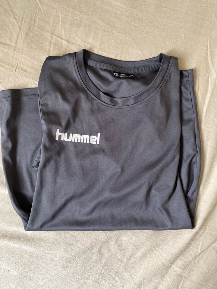 Neuwertiges Hummel Shirt Gr. 164 - 176 in Hannover