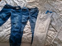 3 Hosen 122 - 2 Jeans 1 Jogginghose Berlin - Köpenick Vorschau