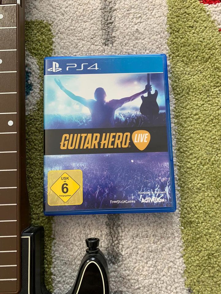 Guitar Hero Live mit Controller Gitarre wireless PS4 OVP in Berlin