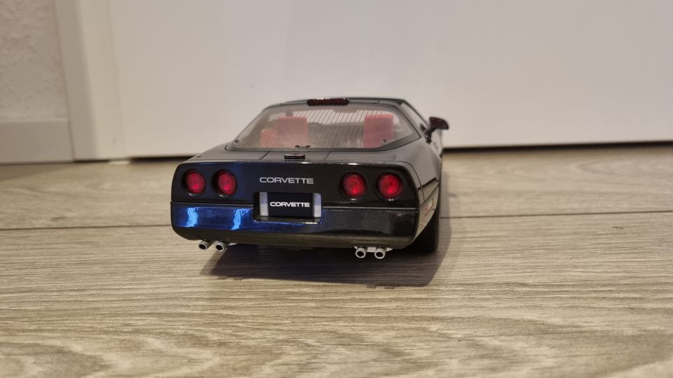 1:18 AutoArt Chevrolet Corvette C4 Targa 1986/Schwarz/ Z06 Felgen in Ebhausen