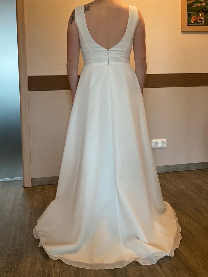 Brautkleid A-Linie Chiffon Spitze Ärmel Knöpfe creme Gr.42 in Waltershausen