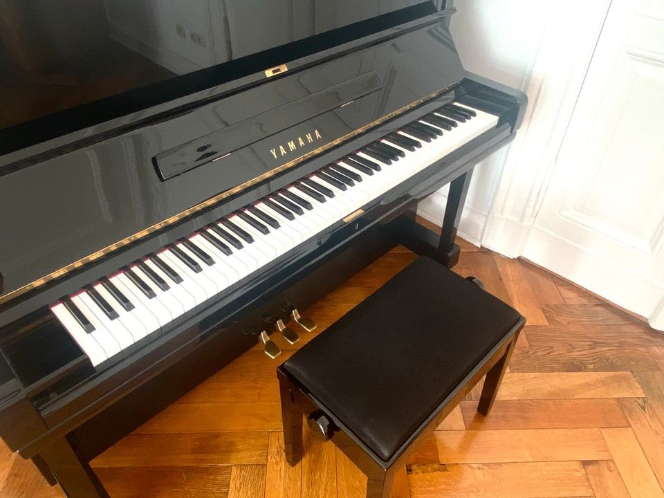 YAMAHA Klavier U3 131cm in Düsseldorf